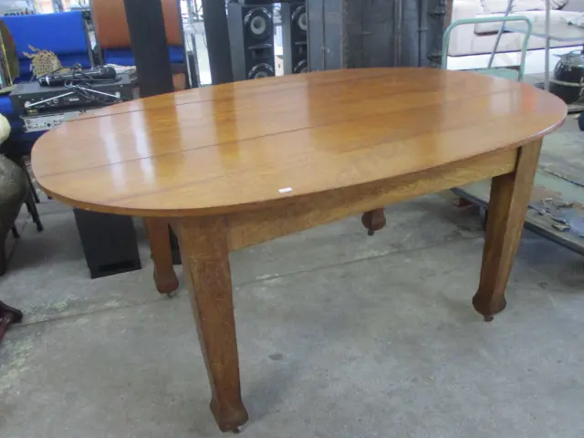 Oak Oval Dining Table Image 1++