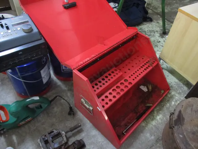 Tool Cabinet Image 1++