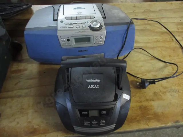 2 Stereos Image 1++