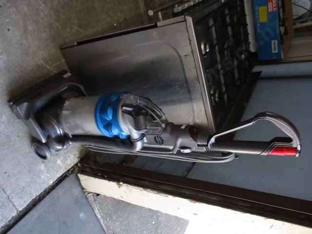Dyson Vac Image 1++