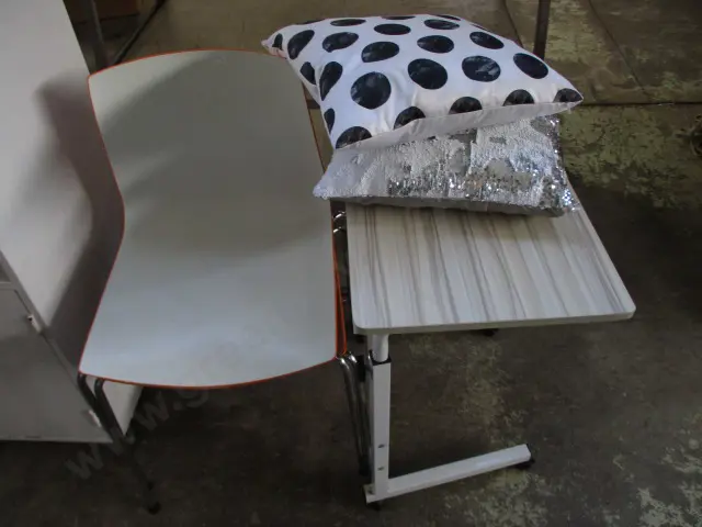 Furn and Cushions Image 1++