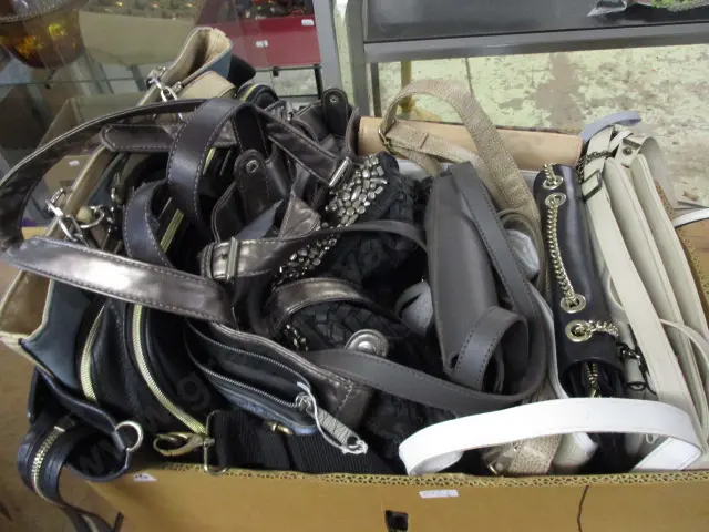 Handbags Image 1++