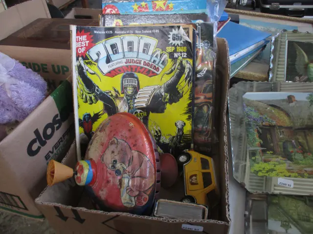 Toys and Comics Image 1++