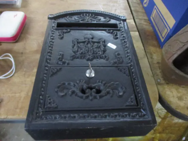Letterbox Image 1++
