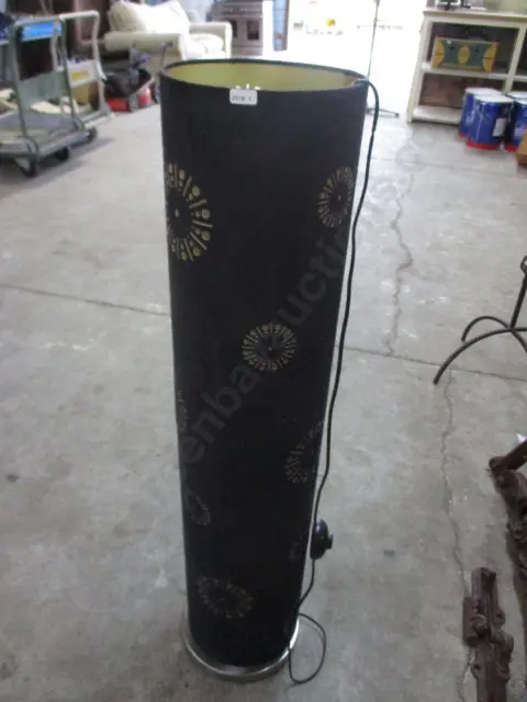 Floor Lamp Image 1++