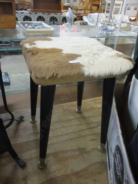 Retro Stool Image 1++