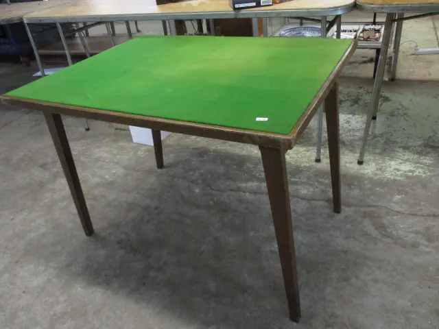 Folding Table Image 1++