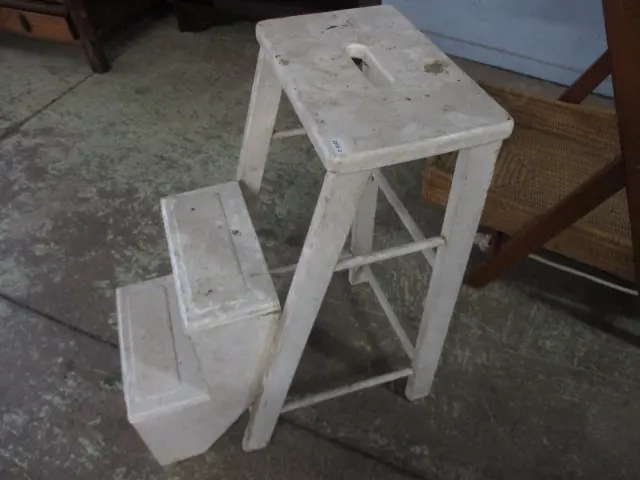 Step Stool Image 1++