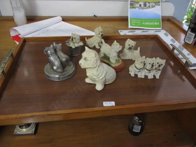 Tray and Collectables Image 1++