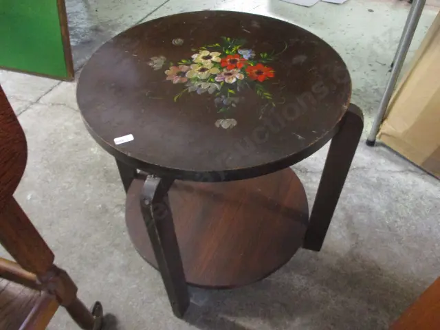 Side Table Image 1++
