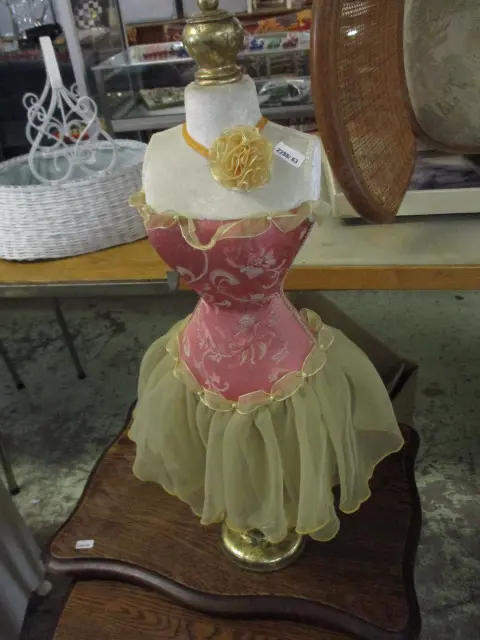 Mini Manequin Image 1++