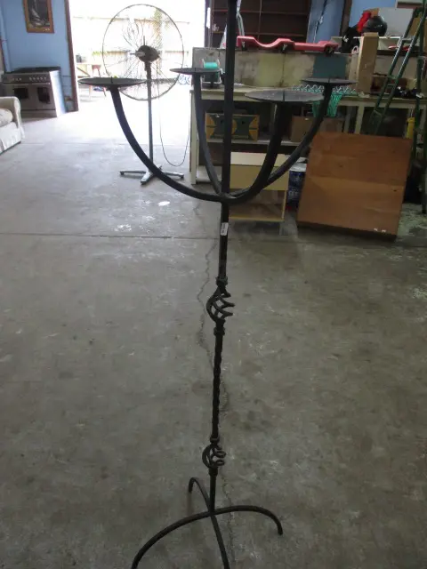 Iron Candlestand Image 1++