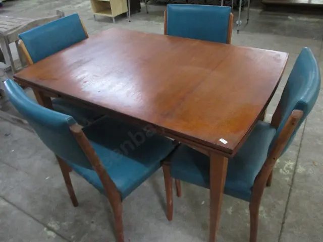 Retro Table and 4 Chairs Image 1++