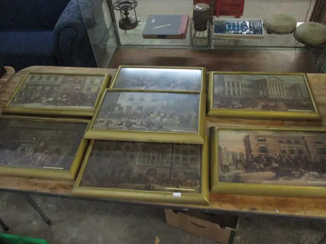 Vintage Frames and Prints Image 1++