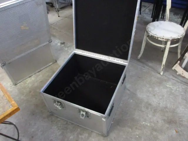Roadie Case Image 1++