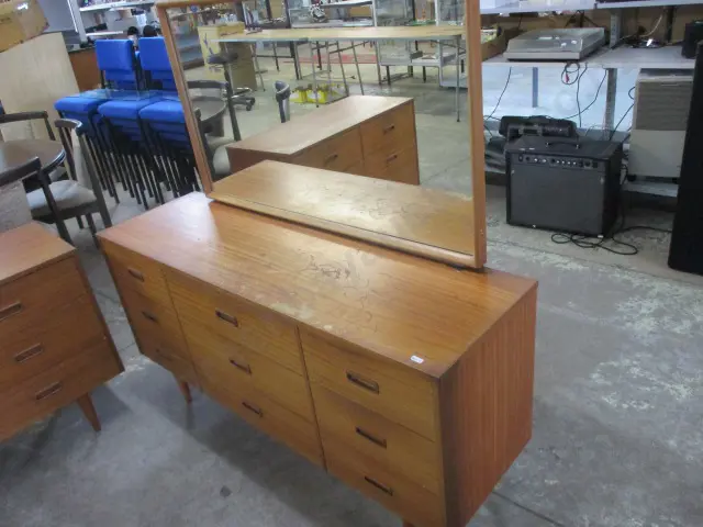 Retro Dressing Table Image 1++