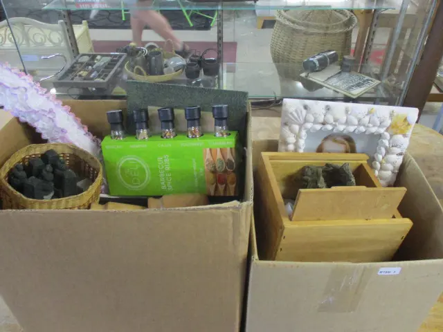 2 Boxes Asst Image 1++