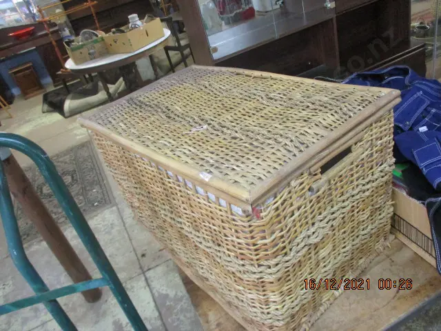 Cane Hamper Image 1++