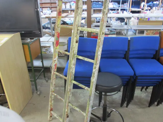 Hanging Plant Stand Image 1++