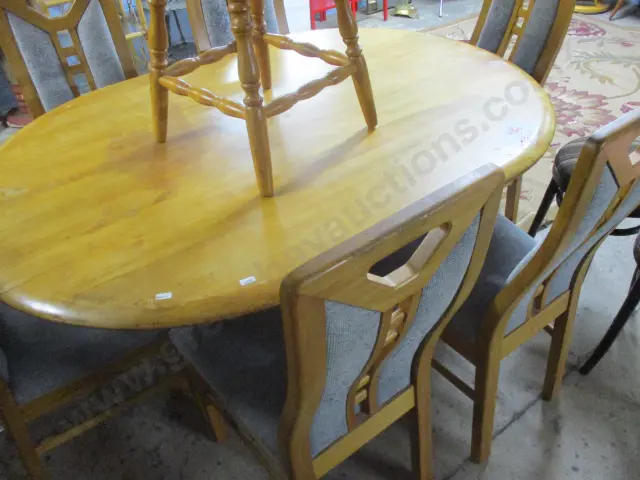 Table and 6 Chairs Image 1++