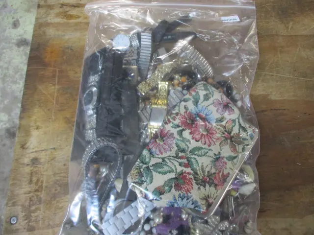 Costume Image 1++