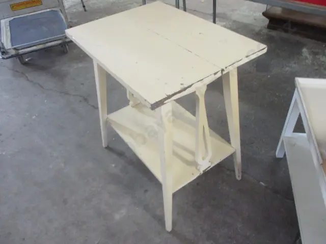 Side Table Image 1++