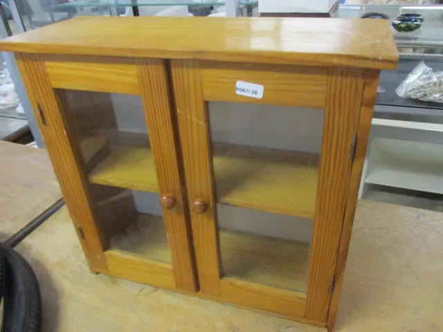 Small Display Cab Image 1++