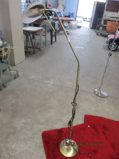 Floor Lamp Image 1++