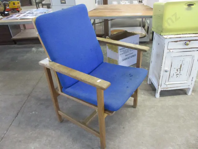 Mid Century Chair (for restoration) Image 1++