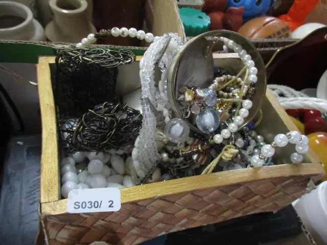TrinketBox and Contents Image 1++
