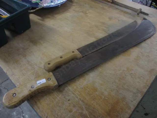 2 Machetes Image 1++