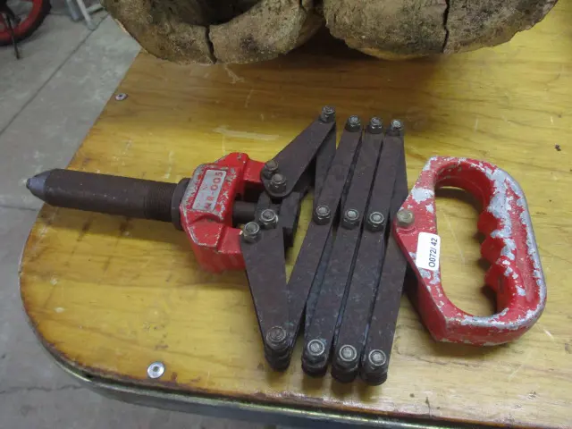 Roofing Riveter Image 1++