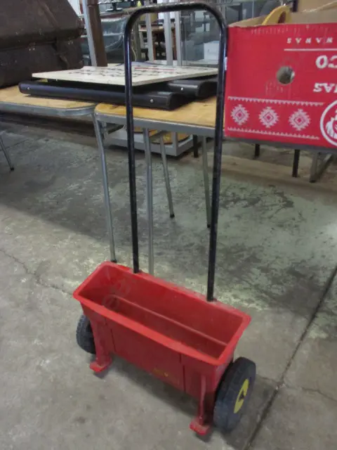 Grass Seeder Image 1++