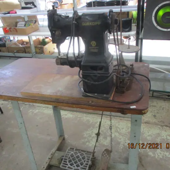 Ind Leather Sewing M/c