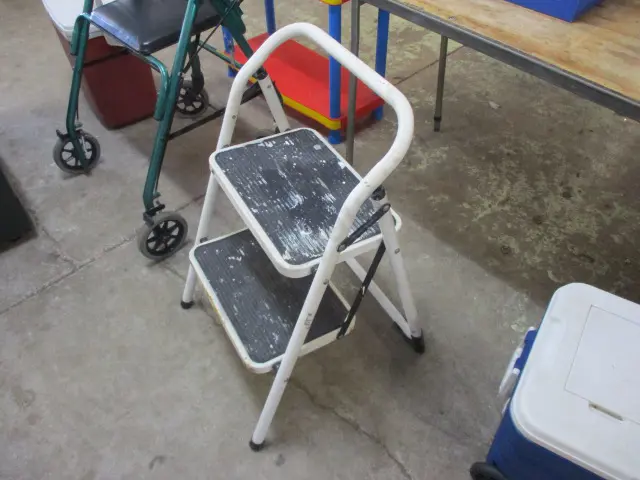 Step Ladder Image 1++