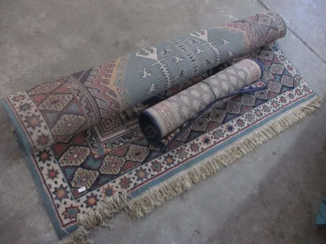2 Rugs Image 1++