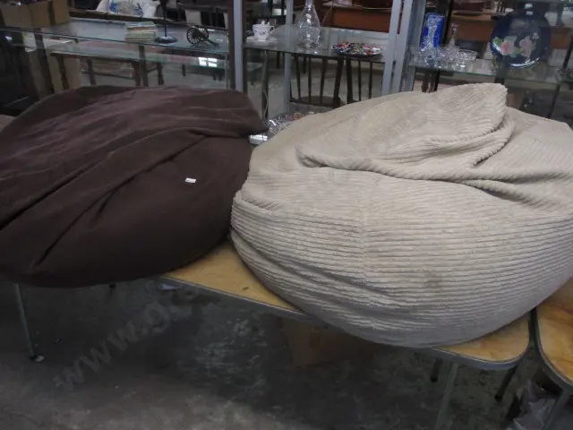 2 Bean Bags Image 1++