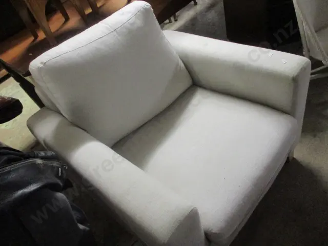 Easy Chair Image 1++