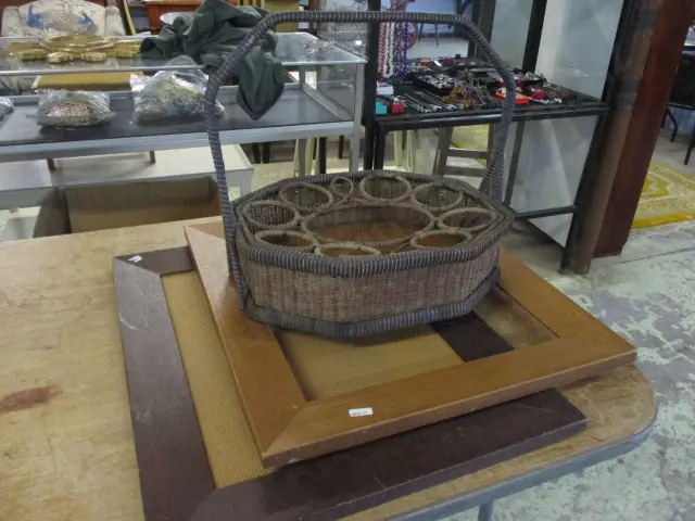 Frames and Basket Image 1++