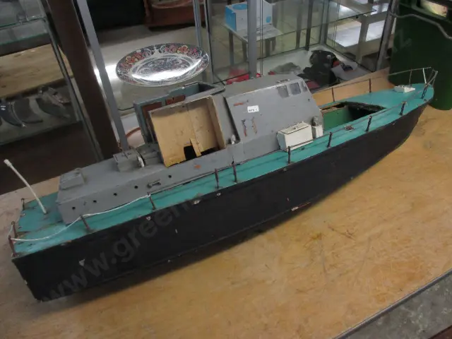 Model Boat Image 1++