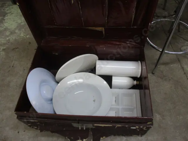 Trunk and Contents Image 1++