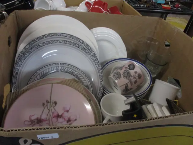 Dinnerware Image 1++