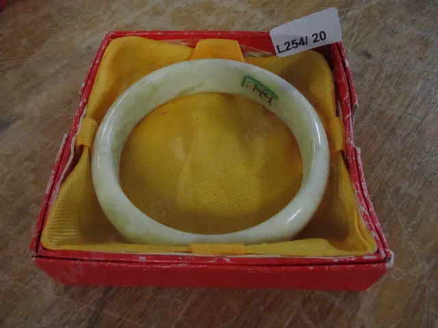 Jade Bangle Image 1++
