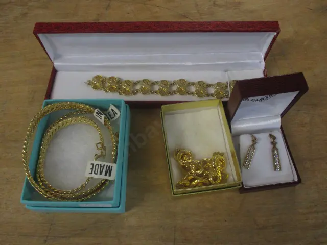 Costume Jewellery Image 1++