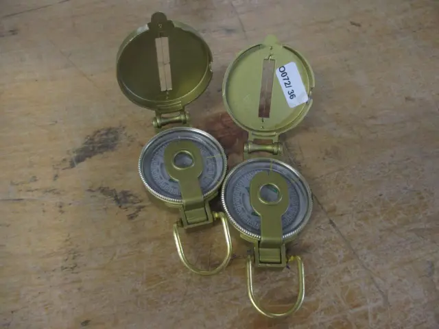 2 Compasses Image 1++