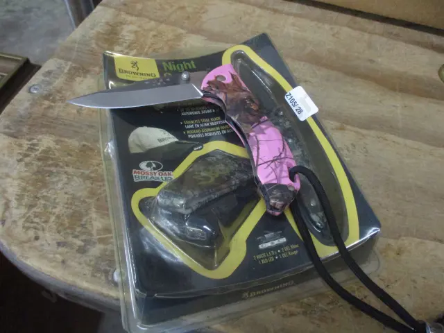 Pocket Knives Image 1++