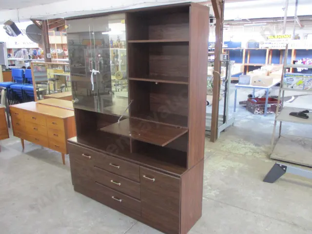 Retro Wall Unit Image 1++