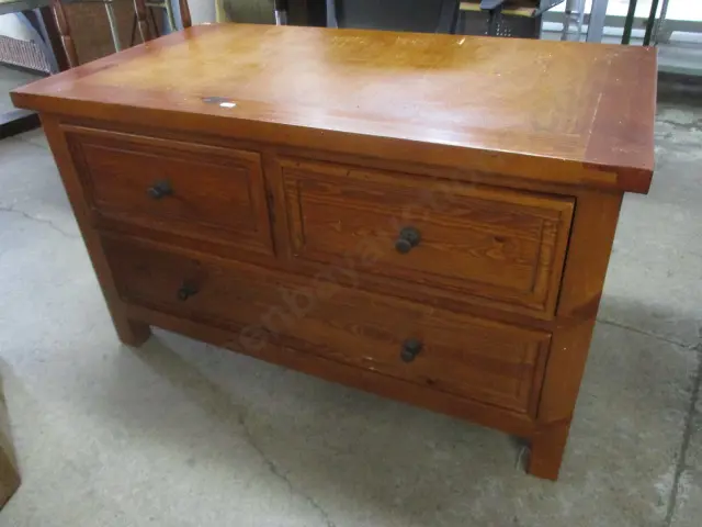 3 Drawer Lowboy Image 1++