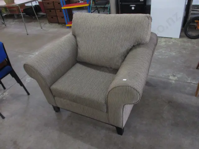 Lounger Chair Image 1++