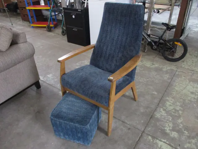 Mid Century Chair Image 1++